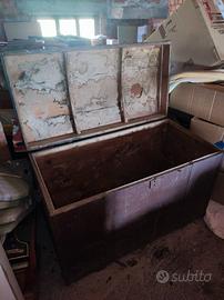 Baule in legno da restaurare