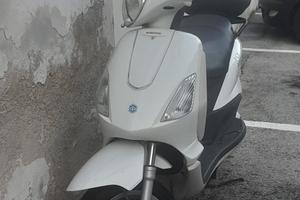 Piaggio Fly 125
