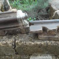 Antichita' - piedi per credenza