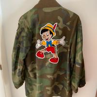 Camicia mimetica con ricamo di Pinocchio