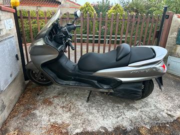 maxi-scooter Yamaha Majesty 400 del 2004