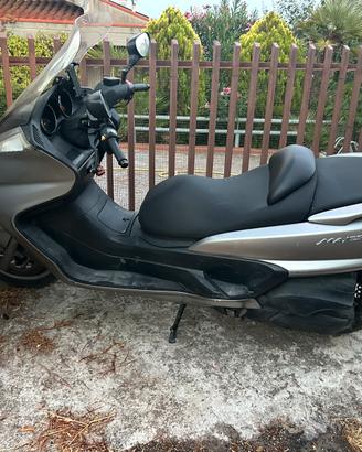 maxi-scooter Yamaha Majesty 400 del 2004