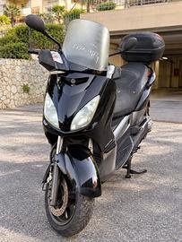 Yahama x-max 250