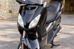 Yahama x-max 250