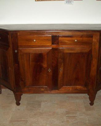 Credenza scantonata in noce