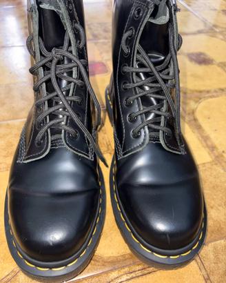 Dr. Martens Airwair 42 Unisex