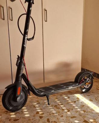 Monopattino Elettrico NAVEE