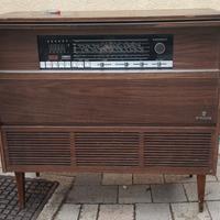 radio epoca Grundig  con mobile 