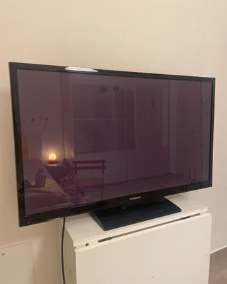 TV (NON SMART) SAMSUNG 55” (118x70 cm)