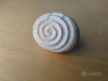 Anello artigianale in pietra di fiume - Modello 1