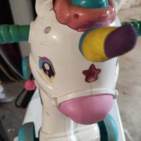 unicorno baby e pattino 