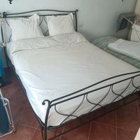 letto matrimoniale in ferro battuto