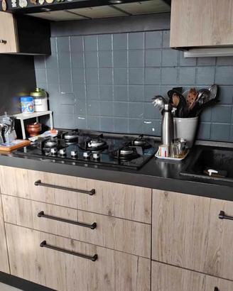 CUCINA COMPLETA DI FORNO E LAVABO