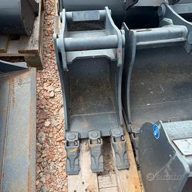 BENNA SCAVO CANGINI DA 250MM CR15 NUOVA