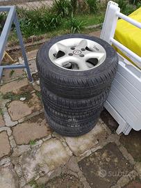 Cerchi in lega Honda 13” con pneumatici 175/60 R13