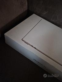 APPLE MACBOOK AlR 15" M4 24GB  imballato 