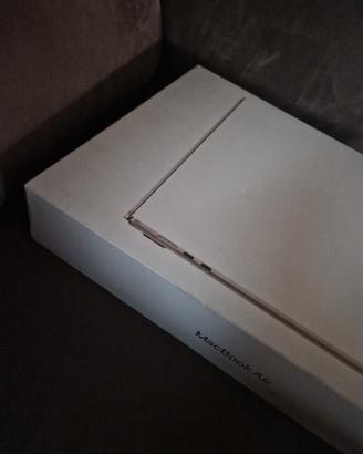 APPLE MACBOOK AlR 15" M4 24GB  imballato 