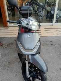 Peugeot bervilla 200i 2018