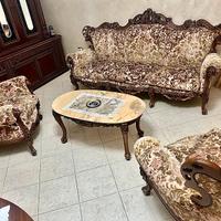 Soggiorno Barocco in Velluto e Legno di Faggio