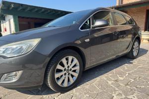 Opel Astra 1.7 CDTI 110CV Sports Tourer Cosmo neop