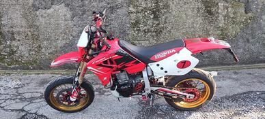 Moto Honda 650 dall' Ara