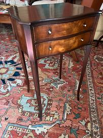 antico comodino inglese