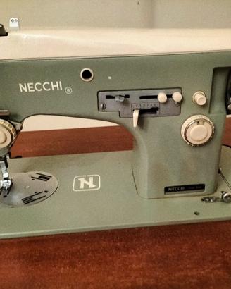 macchina da cucire Necchi