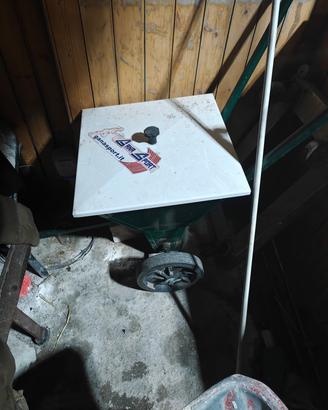 Carrello Traccialinee a Polvere