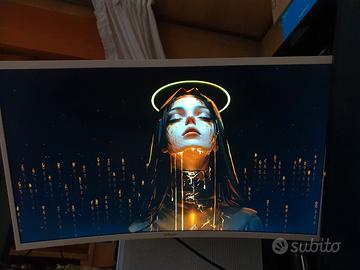  2 Monitor uno 32" 144hz e un 24.5" 144hz 1ms resp