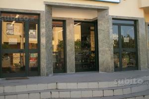 Locale commerciale/artigianale 2 piani