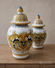Coppia vasi potiche maiolica Deruta con coperchio