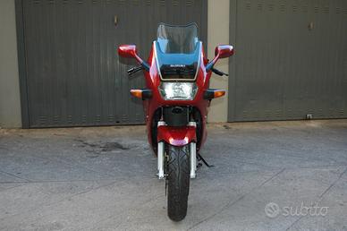 Suzuki Gsx 1100F anno 1992 Iscritta FMI, 32.000 Km