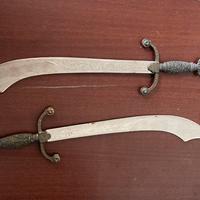 Set di 2 pugnali decorativi