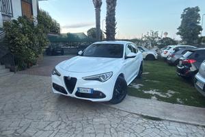 Alfa Romeo Stelvio 2.2 Turbodiesel 210 CV AT8 Q4 V