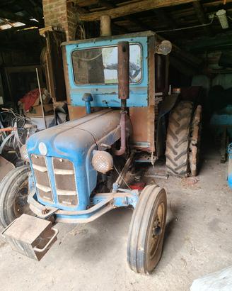 Trattore Fordson Dexta