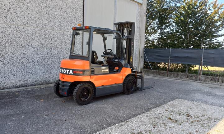 Muletto 40 quintali toyota 6000mm