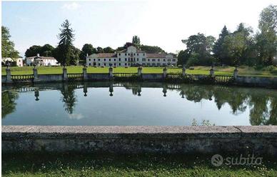 Immobile in asta di 1237 m² con più di 5 locali e 