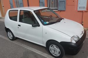 Auto Fiat 600