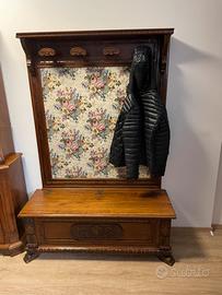 Cassapanca con appendiabiti