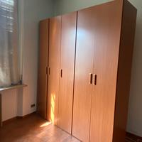 Armadio a 5 ante in legno effetto ciliegio