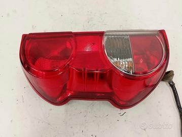 Faro posteriore sinistra Nissan Nv200 2009