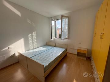 Stanza singola in appartamento classe A