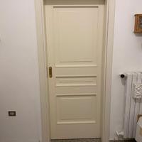 Porta scorrevole laccata in legno