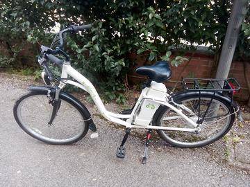 bicicletta elettrica  Bee Free L6A6 