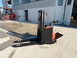 TRANSPALLET A COLONNA TOYOTA 20 QUINTALI