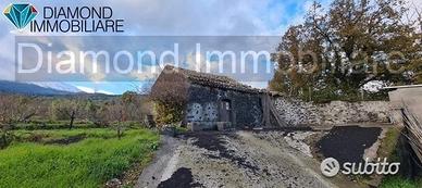 Terreno 10.000 mq con rustici a sant'alfio