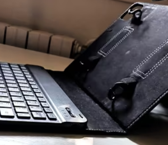 Custodia tablet con tastiera magnetica universale