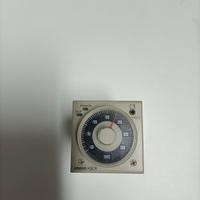 Omron temporizzatore multifunzione