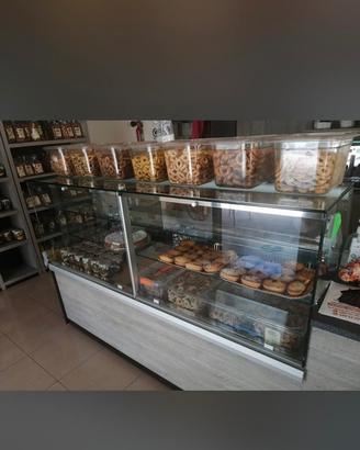 Arredamento per attività commerciali