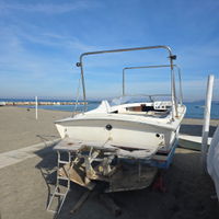 Scafo in vetroresina